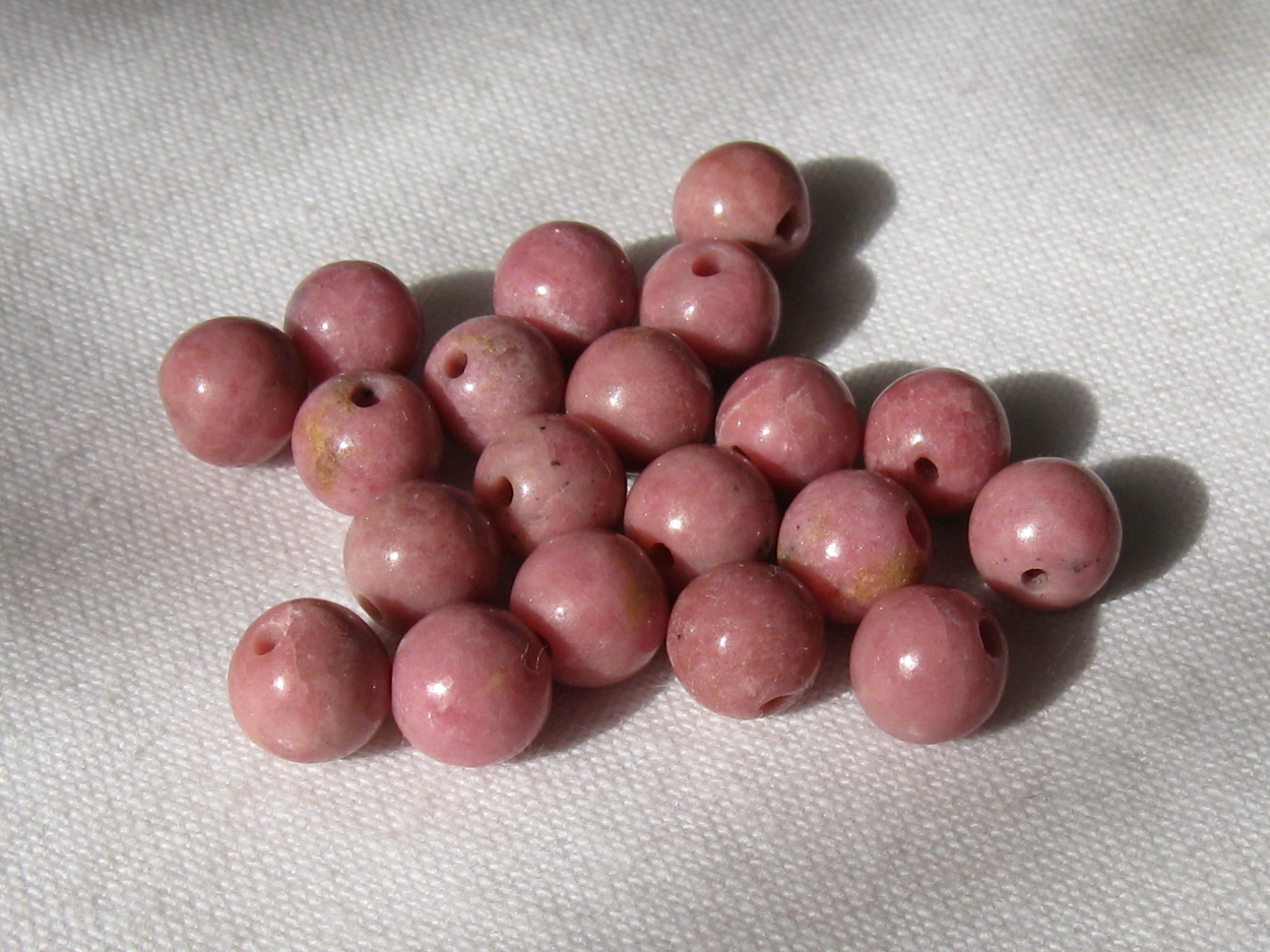 天然石　６ミリ　ラウンド　ロードナイト