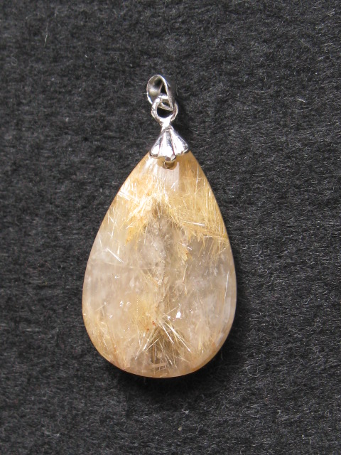 ペンダントトップ　ドロップ型　３２×２０ミリ　ルチルクォーツ