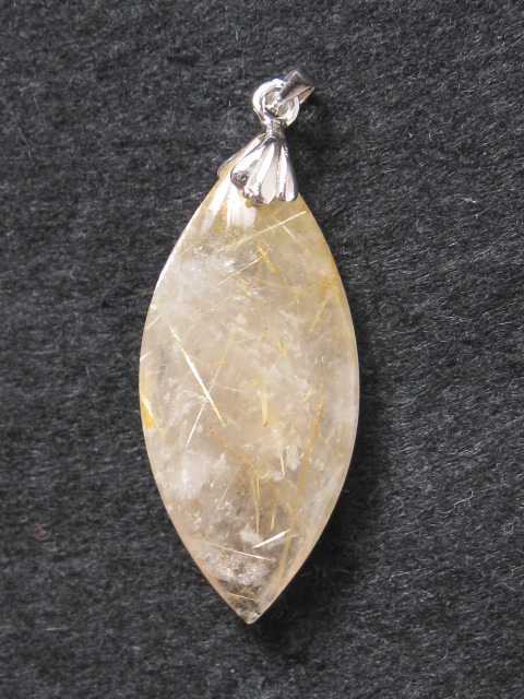 ペンダントトップ　マーキス型　３８×１７ミリ　ルチルクォーツ