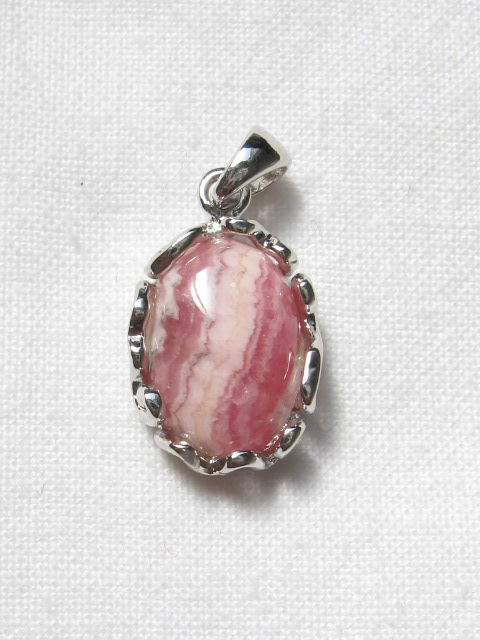 ペンダントトップ　オーパル型　１６×１２ミリ　ロードクロサイト(インカローズ)