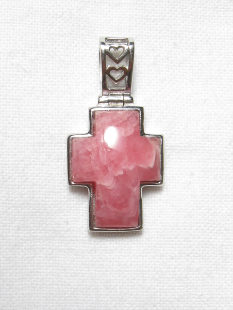 ペンダントトップ　クロス型　１７×１３ミリ　ロードクロサイト(インカローズ)