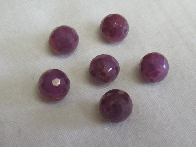 天然石　約7.5ミリ　ラウンド　ミラーカット　ルビーＡ