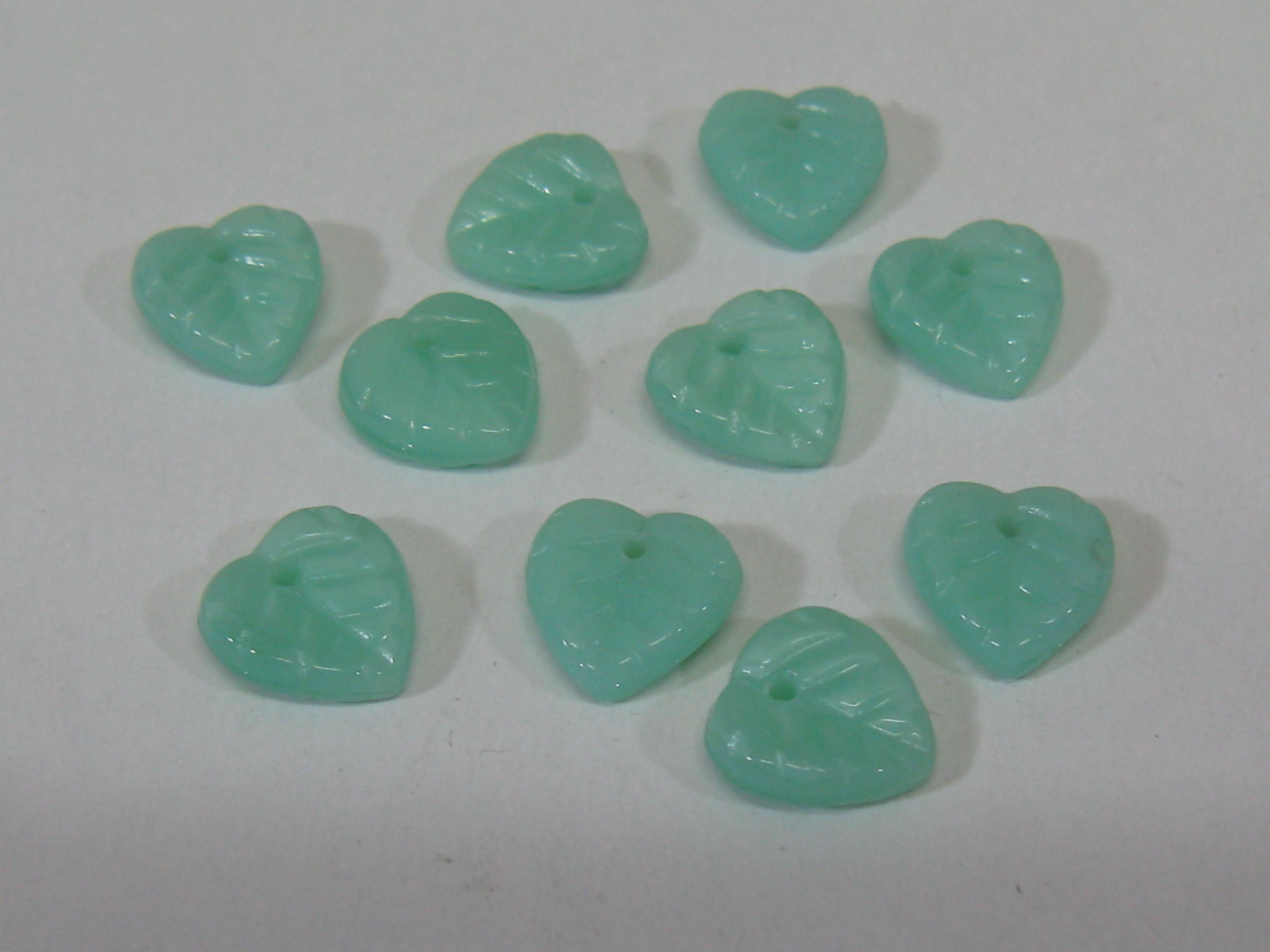 チェコビーズ　リーフ　９ミリ　ミルキーペリドット