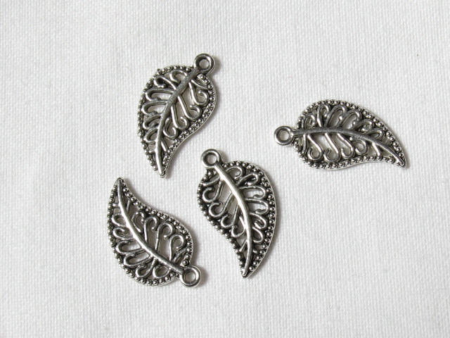 チャーム　リーフ　(４個入り)　シルバー