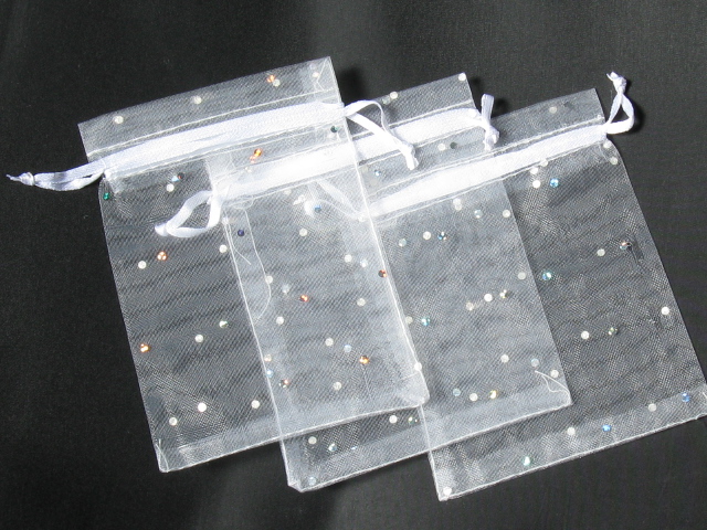 アクセサリーポーチ　９×11.5ｃｍ　ドット　ホワイト