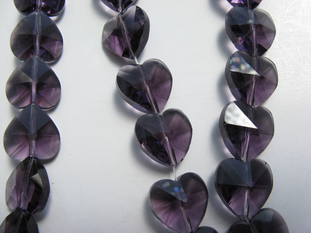 ガラスビーズ　ハート・カット　14ｍｍ　アメジスト　（たて穴）