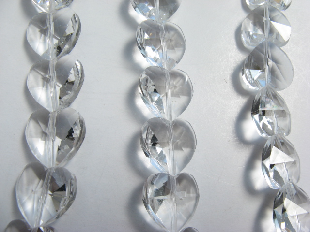 ガラスビーズ　ハート・カット　14ｍｍ　クリスタル　（たて穴）