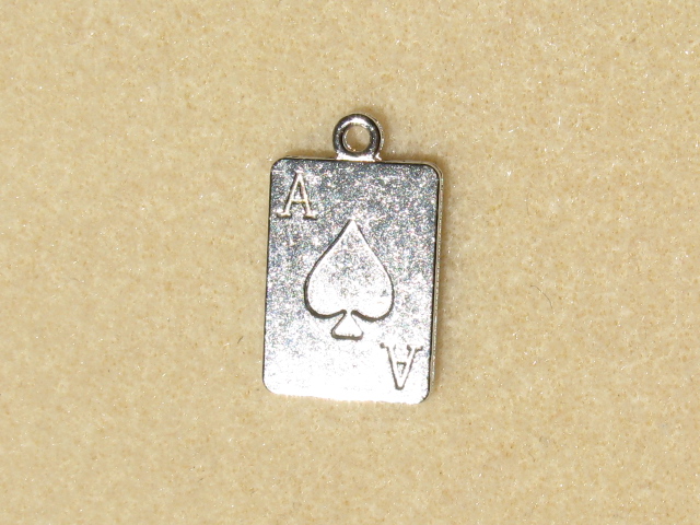チャーム　スペードのエース　約24×14ミリ　シルバー