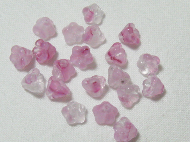 チェコビーズ　ベルフラワー　６×４ミリ　2トーンピンククリスタル