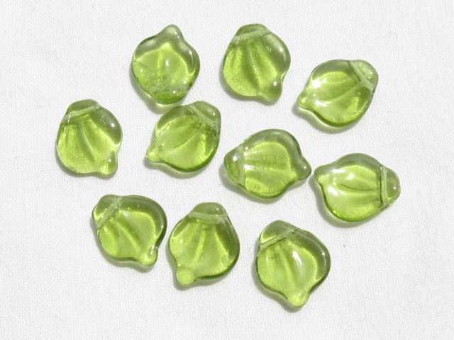 チェコビーズ　リーフ　15×12ミリ　オリーブ