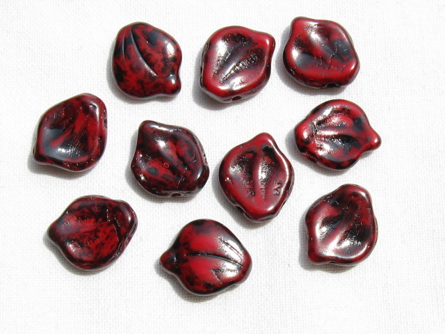 チェコビーズ　リーフ　15×12ミリ　レッドジェットピカソ