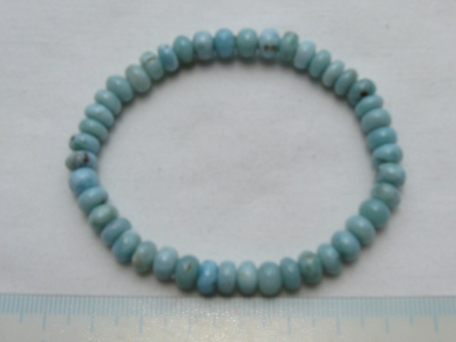 天然石ブレスレット　ボタンタイプ　　7×4~5.5ミリ　ラリマー