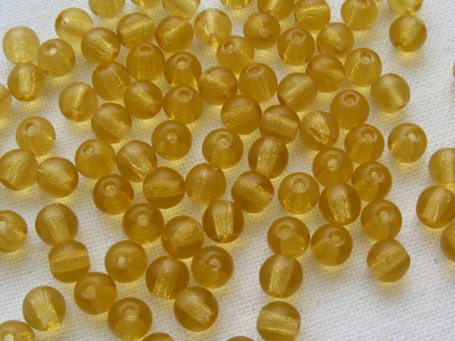 チェコ　プレス　ラウンド　４ミリ　トパーズ