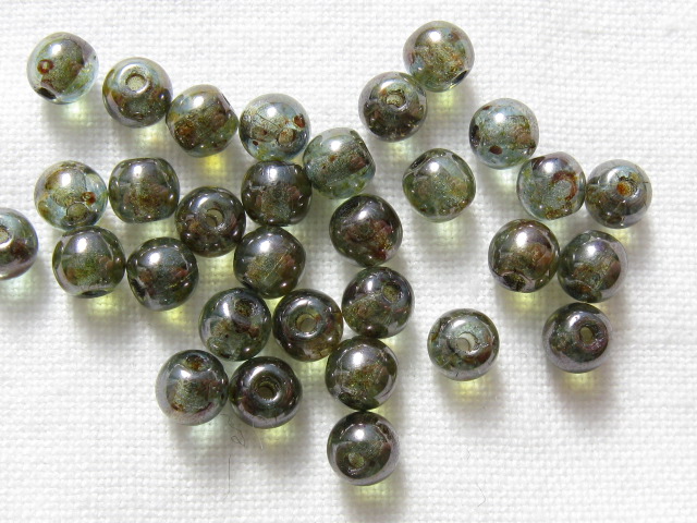 チェコ　プレス　ラウンド　４ミリ　(30ヶ)　ラスターグリーン