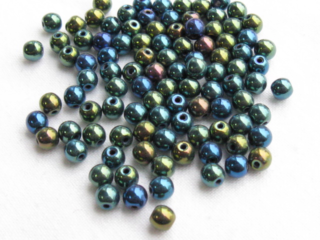 チェコ　プレス　ラウンド　４ミリ　(100ヶ入り)　グリーンアイリス