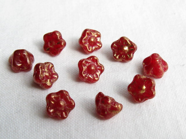 チェコビーズ　フラワー（よこ穴）　７×５ミリ　ラスターゴールドレッド