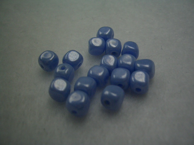 チェコキューブ　ラスターサファイヤ