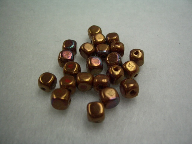 チェコキューブ　ブロンズ