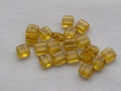 チェコビーズ　フラットスクエア　２ホール　６ミリ　トパーズ