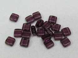 チェコビーズ　フラットスクエア　２ホール　６ミリ　アメジスト
