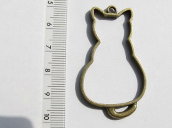 レジン向けメタル　ネコ　28×49mm　金古美