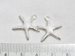 チャーム　ヒトデ　約19ミリ ホワイトシルバー