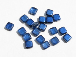 チェコビーズ　フラットスクエア　２ホール　６ミリ　ミラーデニムブルー