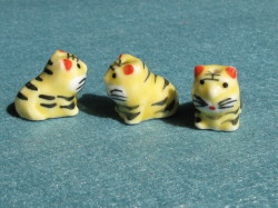 陶器ビーズ　干支　約20×18mm　トラ