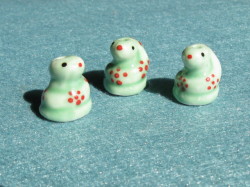 陶器ビーズ　干支　約13×18mm　ヘビ(巳)