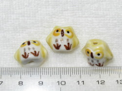 陶器ビーズ　ふくろう　約24×13mm　イエロー