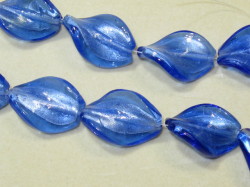 ベネチアン風ガラス　ツイスト　約28×19ｍｍ　アクア