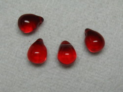 チェコビーズ　ティアドロップ　10×14ミリ　シャムルビー