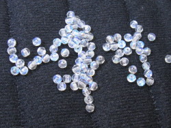 チェコ　プレス　ラウンド　３ミリ　クリスタルAB