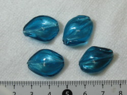 ベネチアン　ツイスト　約20×15ｍｍ　青緑色