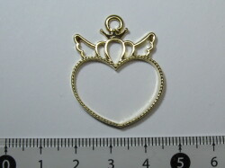 レジン向けメタル　ハートクラウン　27×33mm　ゴールド