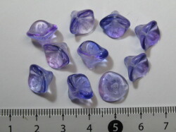 チェコビーズ　フラワー（たて穴）　１０×１２ミリ　ウルトラバイオレッド