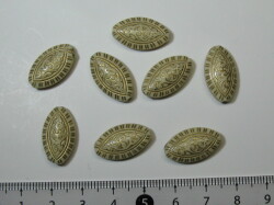 アクリル・プラスチックビーズ　マーキス型　19×11㎜　ベージュ地に金模様