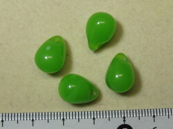 チェコ　ドロップ　10×14　ミルキーグリーン