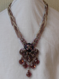 キャッツアイのＶネックレスＡ