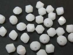 5301番　4ｍｍ　ホワイトアラバスター