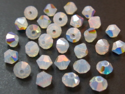 5301番　４mm　ホワイトオパールＡＢ