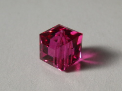 5601番　８mm　フューシャー