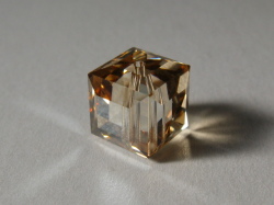 5601番　８mm　ゴールデンシャドー