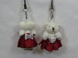 おめかしクマさん(カニカンストラップ付)　レッド