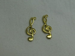 チャーム　ト音記号　17ミリ　ゴールド