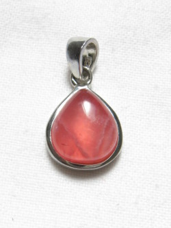 ペンダントトップ　ドロップ型　１３×１２ミリ　ロードクロサイト(インカローズ)