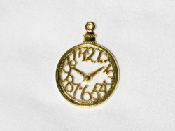 チャーム　すかし時計　約38×28ミリ　ゴールド