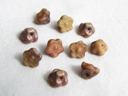 チェコビーズ　フラワー（よこ穴）　７×５ミリ　マットキャラメルピンク