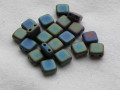 チェコビーズ　フラットスクエア　２ホール　６ミリ　マットアイリスグリーン