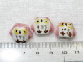 陶器ビーズ　ふくろう　約24×13mm　ピンク